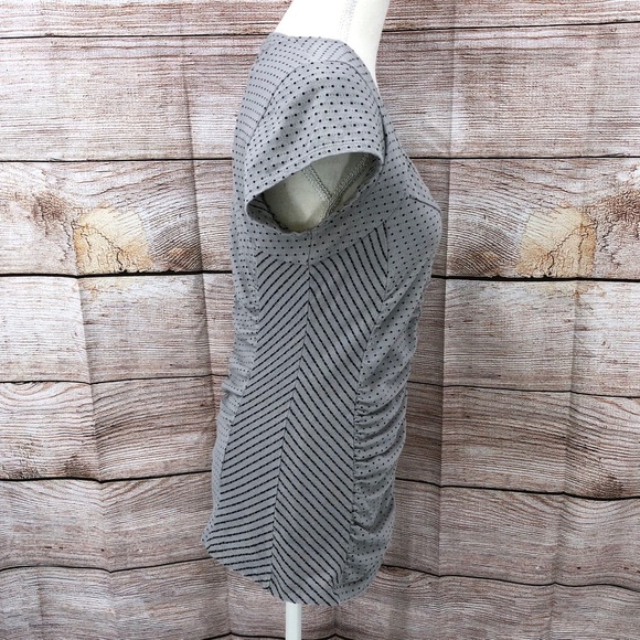 Anthropologie Postmark Gray Polka Dot Ruche Short Sleeve Top Size M - Picture 3 of 11